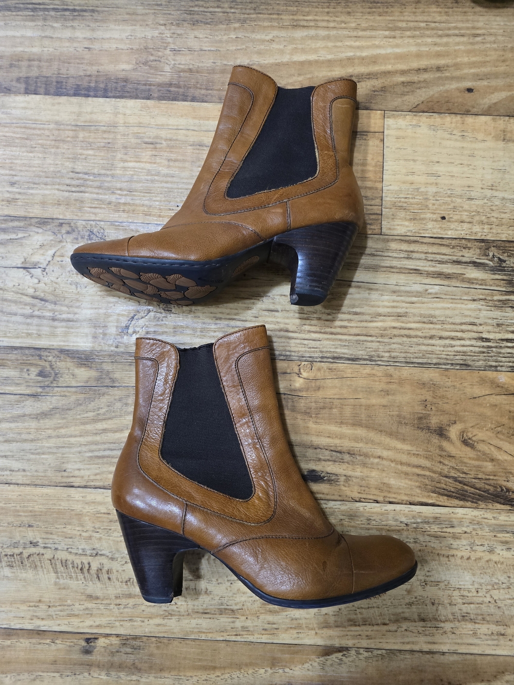 Born Tan Leather Chelsea Heeled Ankle Boots
